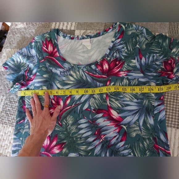 LOLË t-shirt - Picture 6 of 11